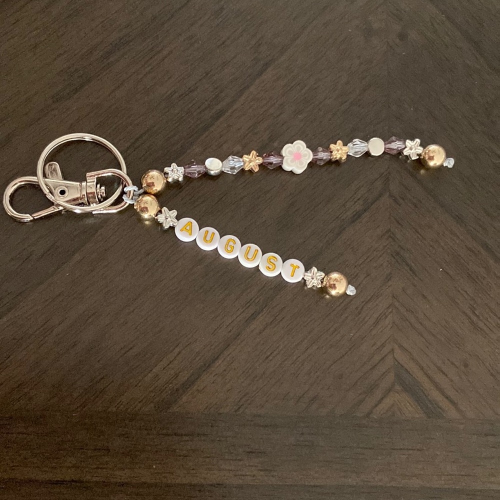🤍August Keychain🤍 - Picture 2 of 2